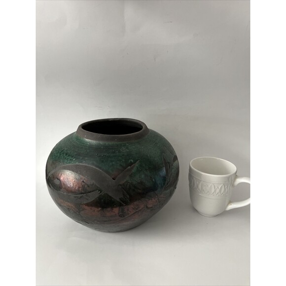 Raku Iridescent Green Tubac Signed Fish Art Pottery Vase Pot 8.5” Large - Picture 10 of 11